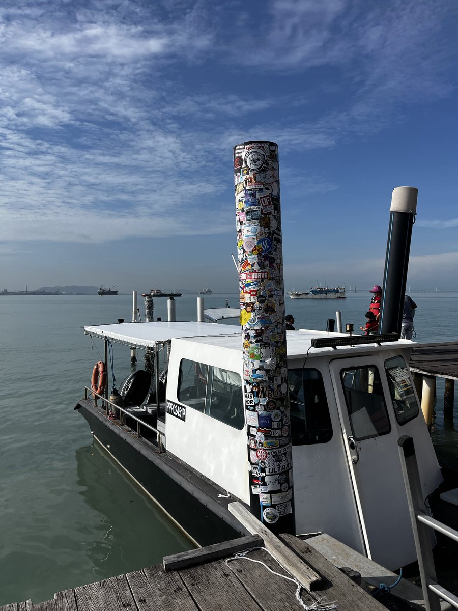 Carlatte04's tweet photo. Jalan-jalan di Chew Jetty. Masa datang around 9.20am pagi. Jalan-jalan dalam 20minit je sebab dah start panas. https://t.co/IomRsrySA4