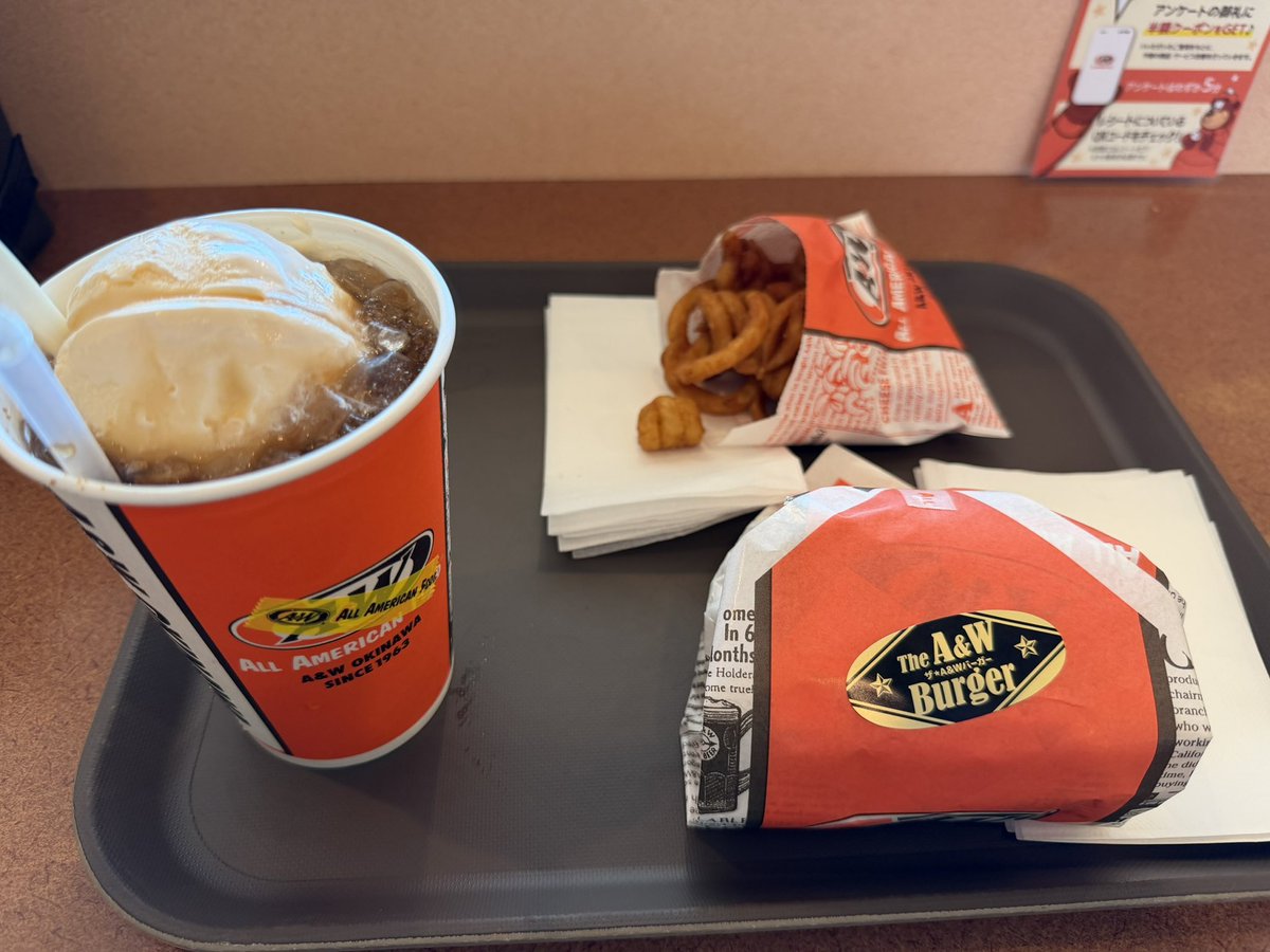 fuk89314's tweet photo. 食わねば、飲まねば
#A&amp;W
#那覇空港 https://t.co/VEC7L8PcL1