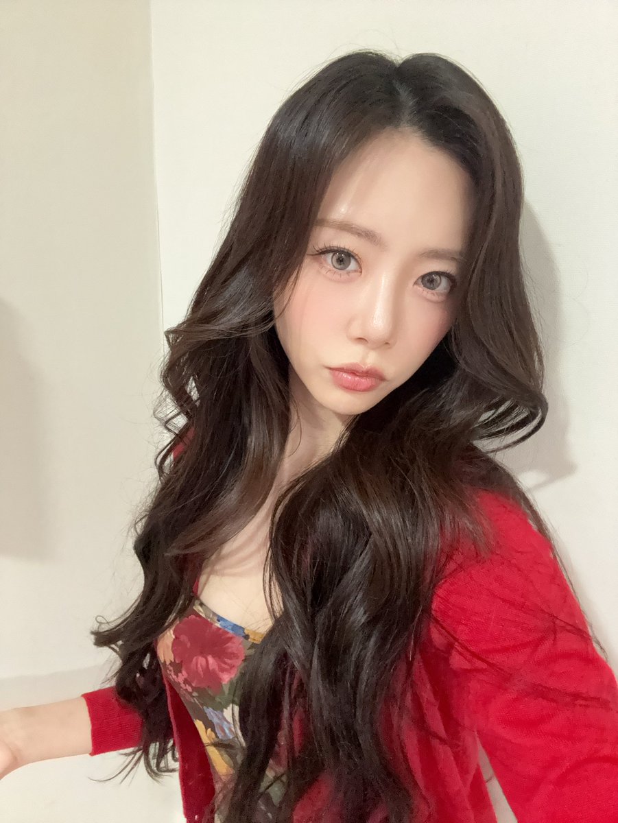 titotito2245's tweet photo. 260705  Withfan 🩷 Jiu 🩷

🐰：度過愉快的週末🩷

#Jiu #UAU #Dreamcatcher https://t.co/DDnjbRv32G