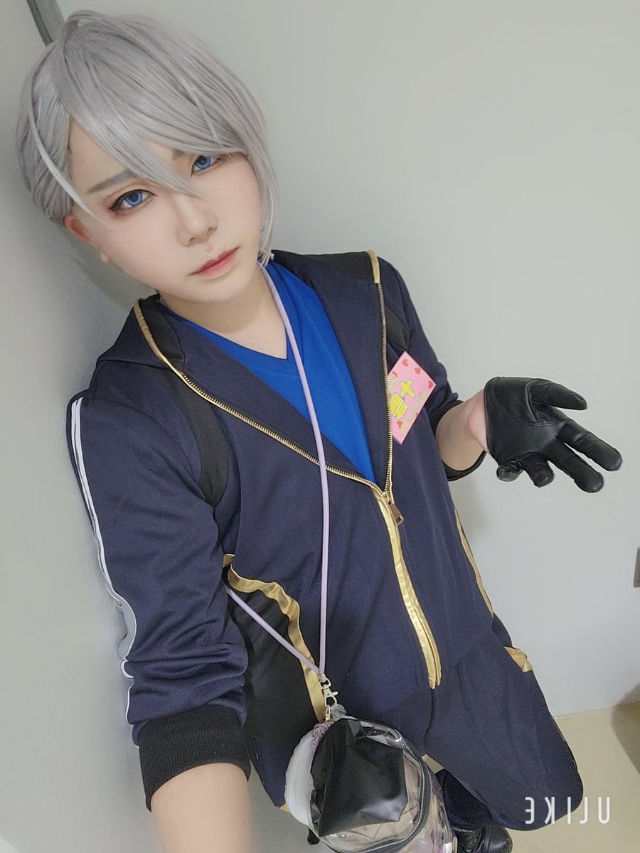 aocos_'s tweet photo. ※cos ⚠くにちょぎ
本日花霞さんのサークルにて売り子させて頂いておりました✨差し入れの量が凄くて…！！ありがとうございます😭
たくさんの方と交流できてめちゃくちゃ楽しかったです！
俺の！偽物くんを！見ろ！
星願お疲れ様でした🌸 https://t.co/AMM1ssuqMg