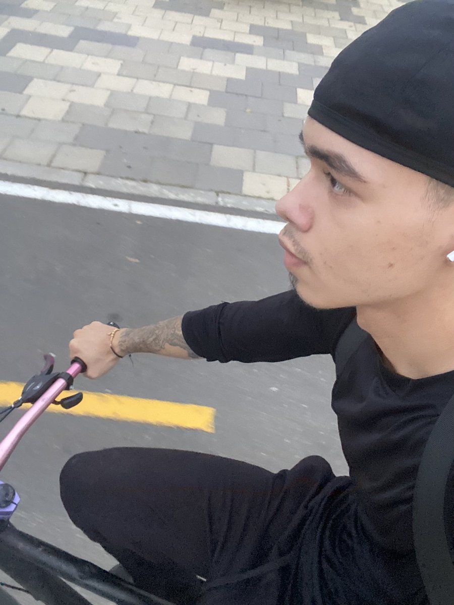 arangobq's tweet photo. Ganoso de coger la cicla e irme pa la grandísima puta mierda https://t.co/Y0xCAcs6N2