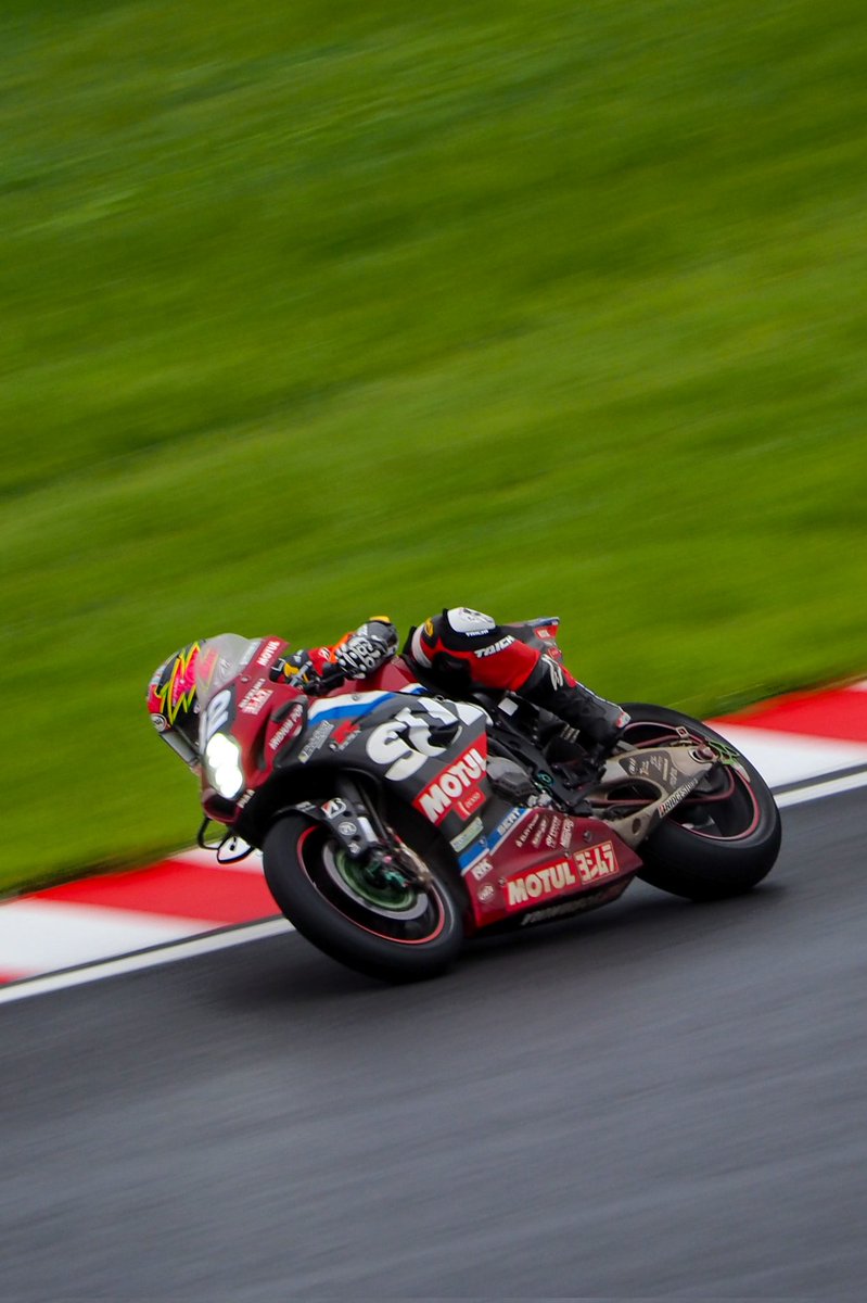 maadeft_riders's tweet photo. 渥美 心選手
#12 Yoshimura SERT Motul
現在6位
残り3時間
がんばってくださいー🏍️✨

#鈴鹿8耐 
#Suzuka8hours
#JOOVパームプロテクター

@cocoro_55 
@Yoshimura_SERT 
@Yoshimura_JPN 
@joov_japan 
@maadeft_riders https://t.co/pGyC6eMjuA