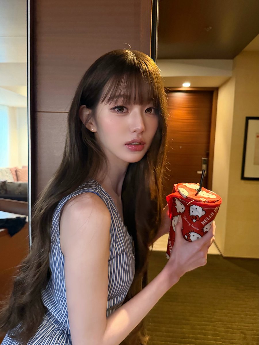 luv831wy's tweet photo. 260705 #장원영 인스타 https://t.co/T0xnxQKkHf