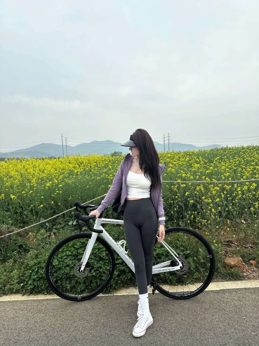 CecilHickman's tweet photo. 少焦虑 多骑车 常开心 https://t.co/zpk7khRe9L