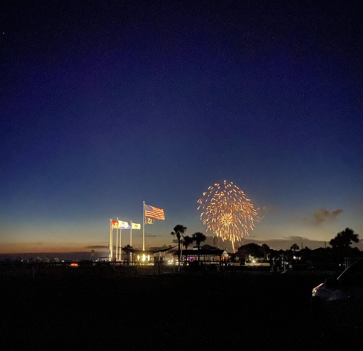 SMParker988's tweet photo. Happy Independence Day!! #America America’s 250th birthday celebration from Mexico Beach,Fl #AmericanSpirit #250YearsStrong #IndependenceDay
#4thofJuly  #CelebrateAmerica 
🇺🇸🎇🎆🦅  @mexicobeachfla @WhiteHouse @realDonaldTrump https://t.co/3zAAbOqs74