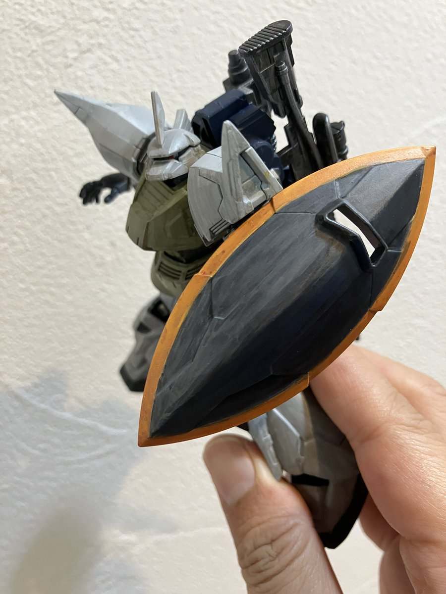 nashitarosu's tweet photo. #ガンプラ #筆塗り #Gフレーム
バックパックは迷った結果濃紺で塗ってみたけど意外に良かったかもしれない。 https://t.co/pC3wMrjE4T