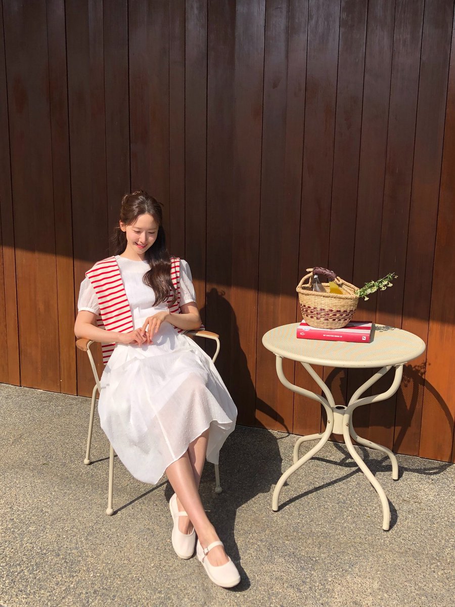 ordinarynojaem's tweet photo. YoonA’s IG Update

“💚💚💚
@/lemouton_shoes”

(🎵Taylor Swift • I Knew It, I Knew You (From “Toy Story 5”)) https://t.co/RK9zWYEbuh