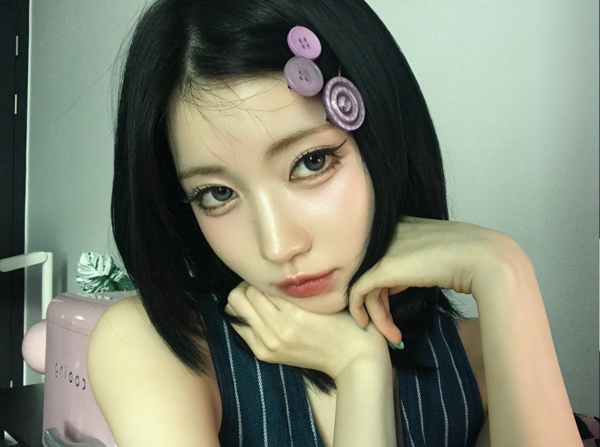 ASAGLOBAL_'s tweet photo. Buttons factory꩜₊⁺⊹🪡

베이비몬스터 아사 #ASA #ENAMIASA #아사 #アサ #BABYMONSTER https://t.co/jDQEduszn5