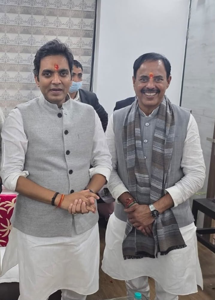 PankajSinghBJP's tweet photo. सरल एंव कर्मठ भाजपा नोएडा महानगर के अध्यक्ष श्री Mahesh Chauhan जी को जन्मदिन की हार्दिक शुभकामनाएं।
प्रभु से आपके उत्तम स्वास्थ्य एंव दीर्घायु जीवन की प्रार्थना करता हूँ। https://t.co/sjdzfvThOT