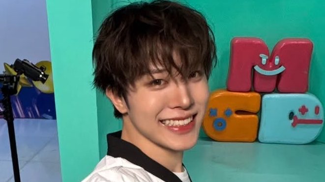 hwaniegobaby's tweet photo. this is why kyehoon said junghwan is in charge of 'visual' for oisobaki. he's just so pretty🥺💘 https://t.co/hTLPYDM56E