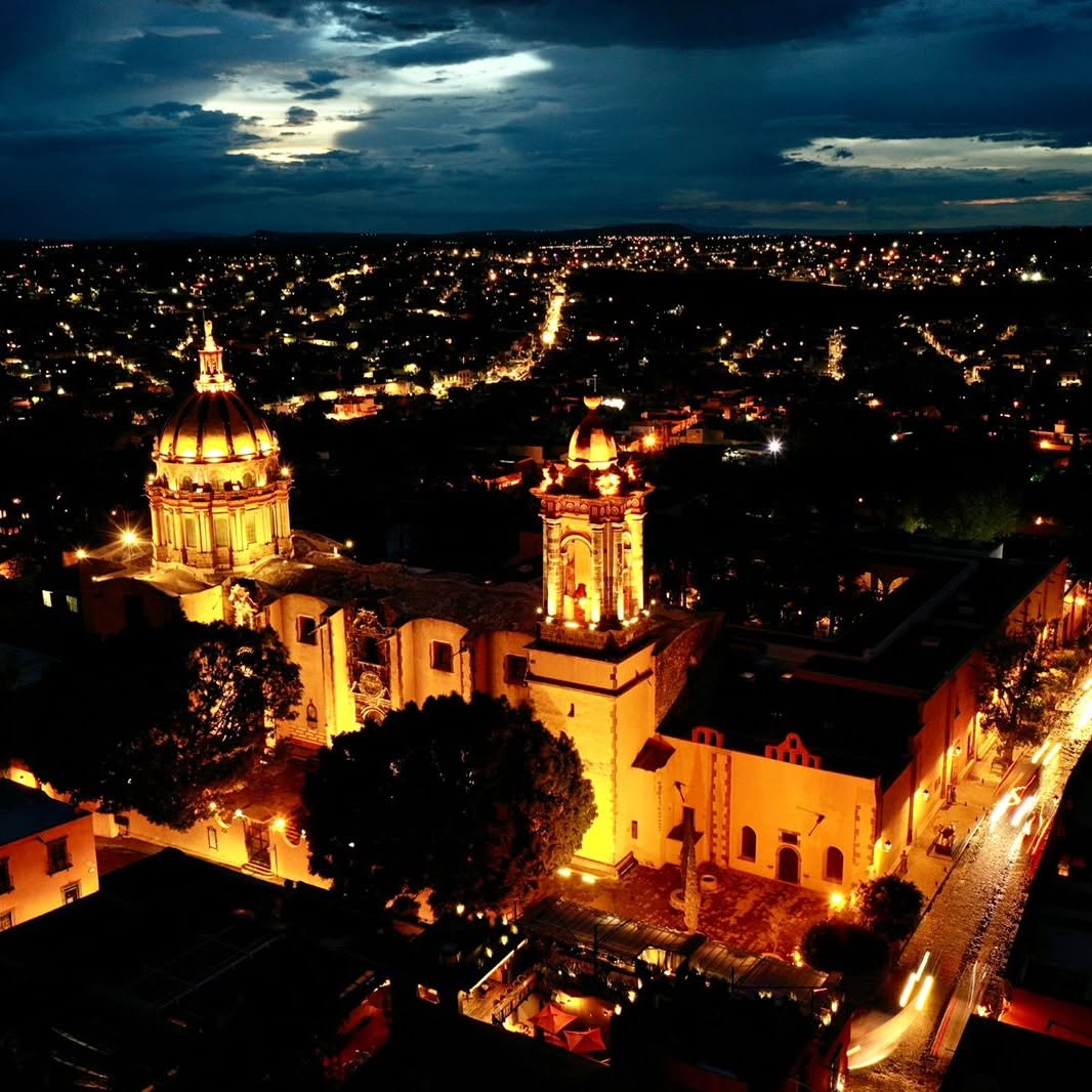 giffmx's tweet photo. ✨ San Miguel de Allende... ¡Prepárate para vivir #GIFF2026!
Este verano nos vemos en una nueva edición con proyecciones, homenajes, conferencias, talleres y todo lo que amamos del séptimo arte.

📅 No te lo pierdas del 29 de julio al 2 de agosto.
🎬 ¡Más cine, por favor! https://t.co/FvDVCOLHmh