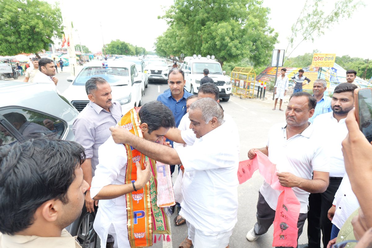 PankajSinghBJP's tweet photo. कानपुर प्रवास। https://t.co/eMLBevYigm