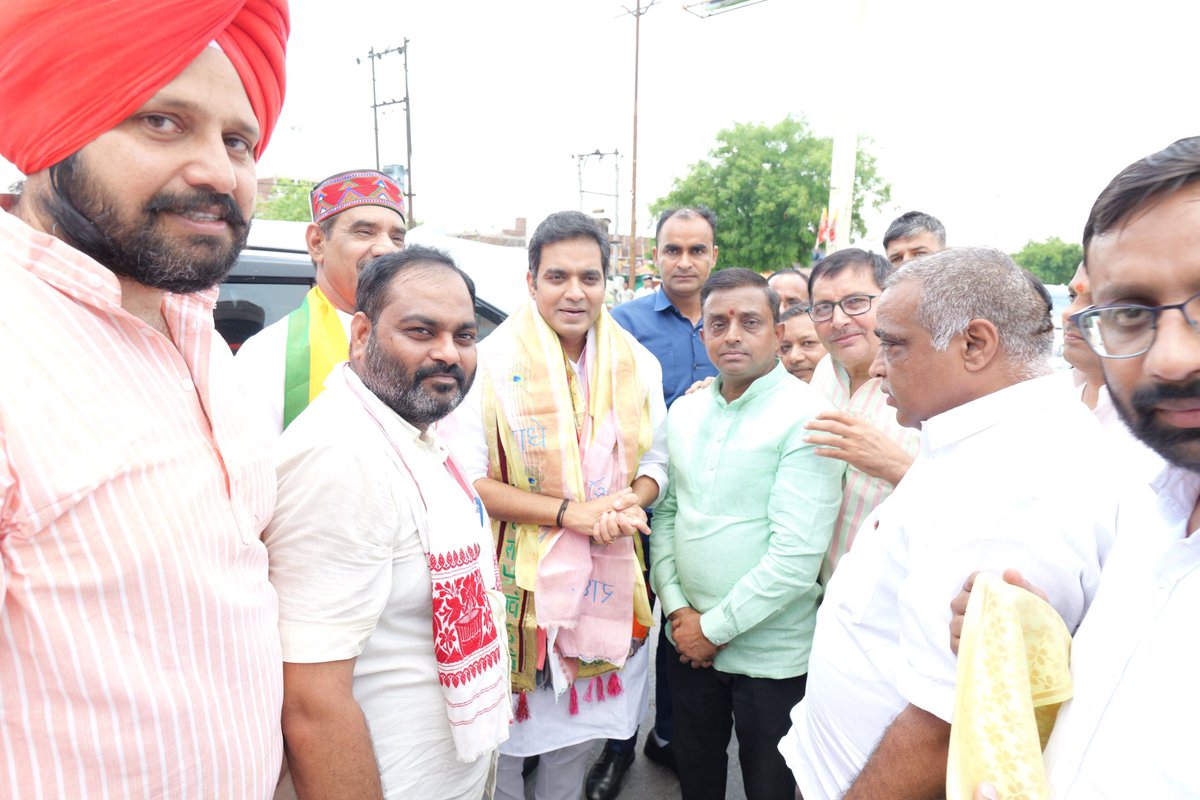 PankajSinghBJP's tweet photo. कानपुर प्रवास। https://t.co/eMLBevYigm