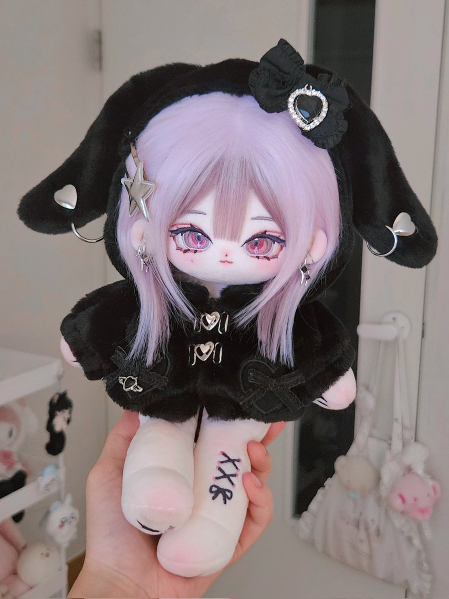 gosuni_0v0's tweet photo. 🐰🖤 https://t.co/dXKfyHwp4F