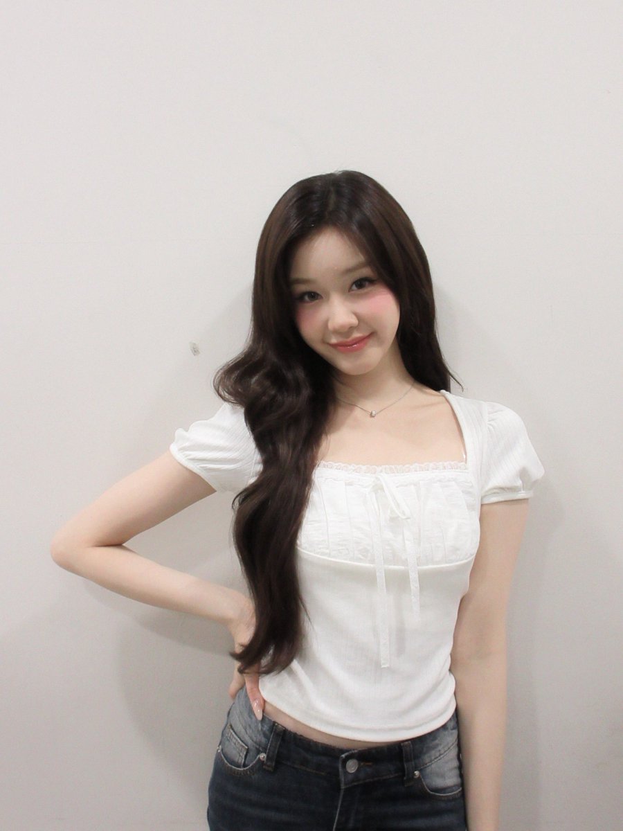 Pharuita's tweet photo. +444  ...  “Feeling angelic in white.” https://t.co/ZiNocTXBGr