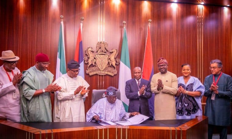 ParallelFacts's tweet photo. The Fake Agency Smuggled into the National Budget Was Funded by the Federal Government Since 2024 — Obiasogu David Knocks Tinubu as Details of ₦8.8 Trillion Looted Emerge https://t.co/SGR0hq3PYv https://t.co/UtiHxyvN4B