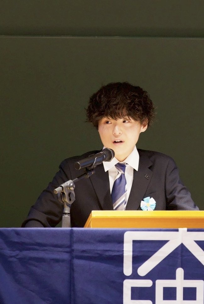 NihonU_yubenkai's tweet photo. ◆新弁◆

こんにちは！ #法秋雄弁会　です！🌸
6/20(土)、第48回全国学生新人弁論大会が開催されました🔥

弊会からは鈴木雄大弁士(政経1)が演題「遊技と遊偽」のもと出場し、見事、第三席に輝きました✨

弁士お疲れー‼️

#雄弁会  #学生注目 #新弁 https://t.co/yfiSLxCvut