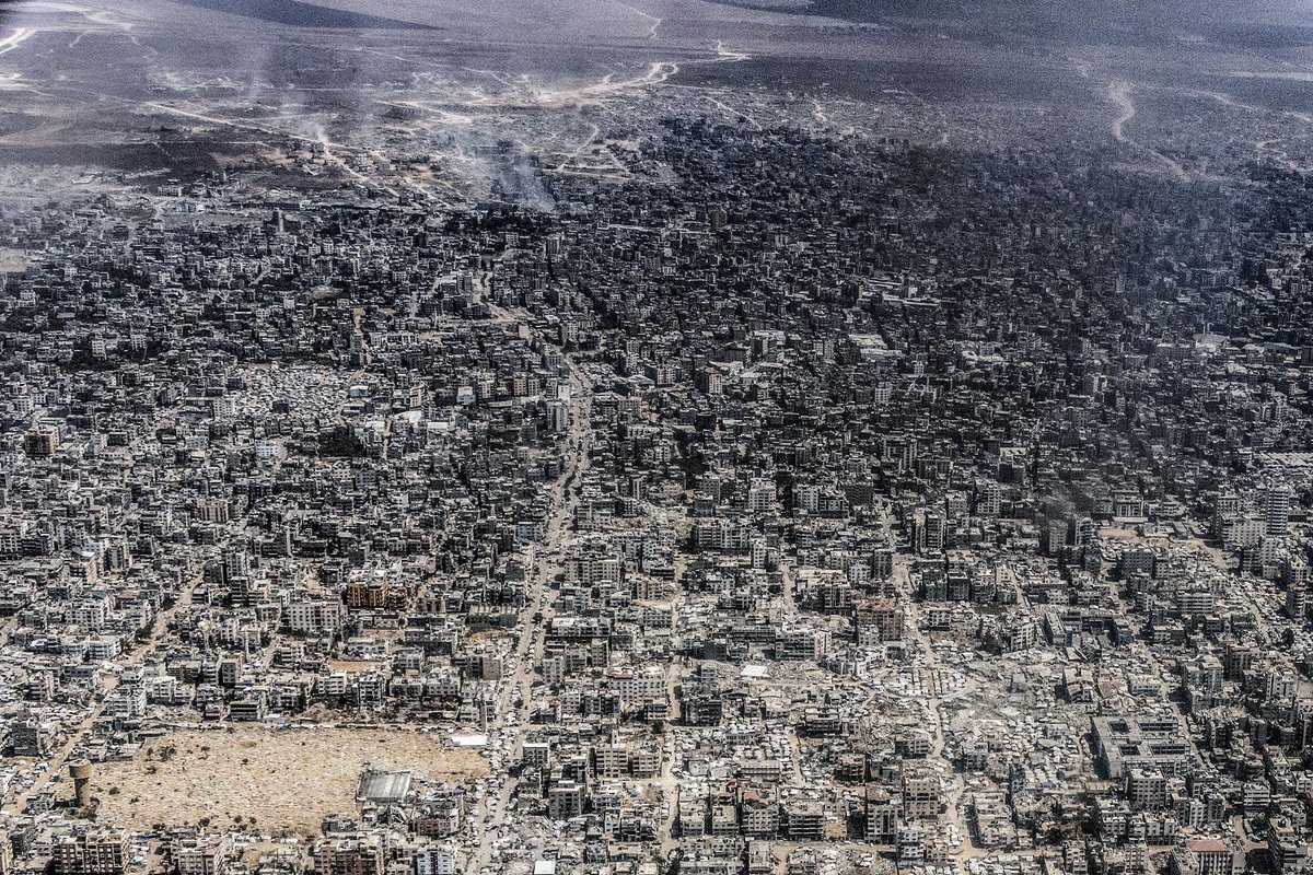 _Zaraquin's tweet photo. Israel dropped 16x more explosives on Gaza than the US dropped on Hiroshima Sixteen times. The most well documented genocide https://t.co/iO7C1Qb5Kl