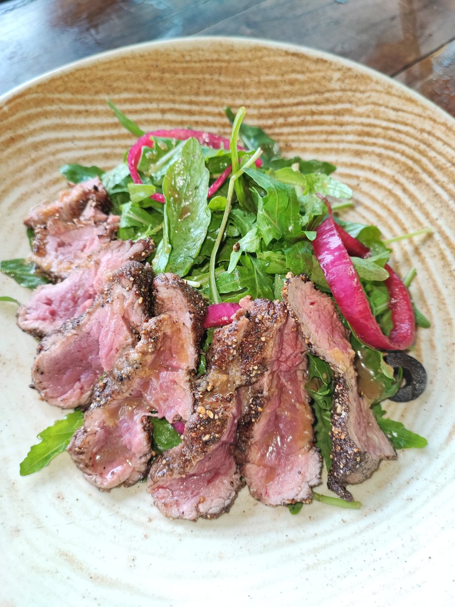 mey9mey's tweet photo. Seared beef roquette salad, beef phα» and classic fish & chips.. Happy Sunday with family to everyone please π₯°π
#meywithken #relax #relaxing #rest #restaurant #time #food #foodie #foodp #foodpie #nice #well #rive #Beauty #beautiful #photo #Photography #foodphotos #familyAffair https://t.co/zx96f0qrSF