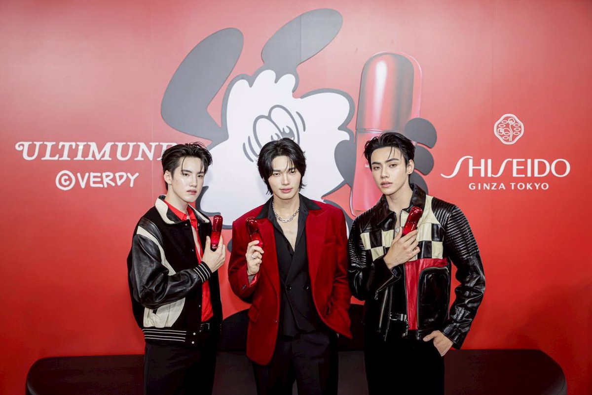 winstyle_wmp's tweet photo. เก็บตกความหล่อเท่ ของ 3 หนุ่มสุดฮอต ในงาน SHISEIDO ULTIMUNE Studio: LISA's Backstage at centralwOrld ❤️🖤

WIN ULTIMUNE STUDIO CTW 

#WINwithULTIMUNE
#ULTIMUNESTUDIOatCENTRALWORLD
#SHISEIDO #ULTIMUNE
#ShiseidoThailand
#winmetawin https://t.co/sk0OGBMdHr