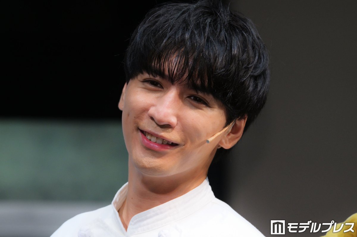 modelpress's tweet photo. 【写真追加📸】WEST.藤井流星ら
「ROLL｟CAKE｠TIME」初日前会���出席❗

◻️西田征史氏との6年ぶりタッグに喜び✨
◻️藤井、公演期間中に誕生日
「全然サプライズで祝わないっていうのもありですね（笑）。でも、このカンパニーの雰囲気的には何かやってくれそうな気もするんです」
https://t.co/VKVIyOwWEN

👤ほか登壇者
駿河太郎、濱田龍臣、西田氏