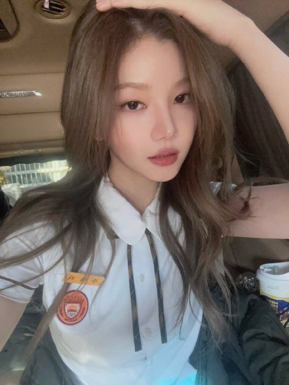 zzer9r's tweet photo. 아x나좋고개이뻐.. https://t.co/dkZNT5eUIC
