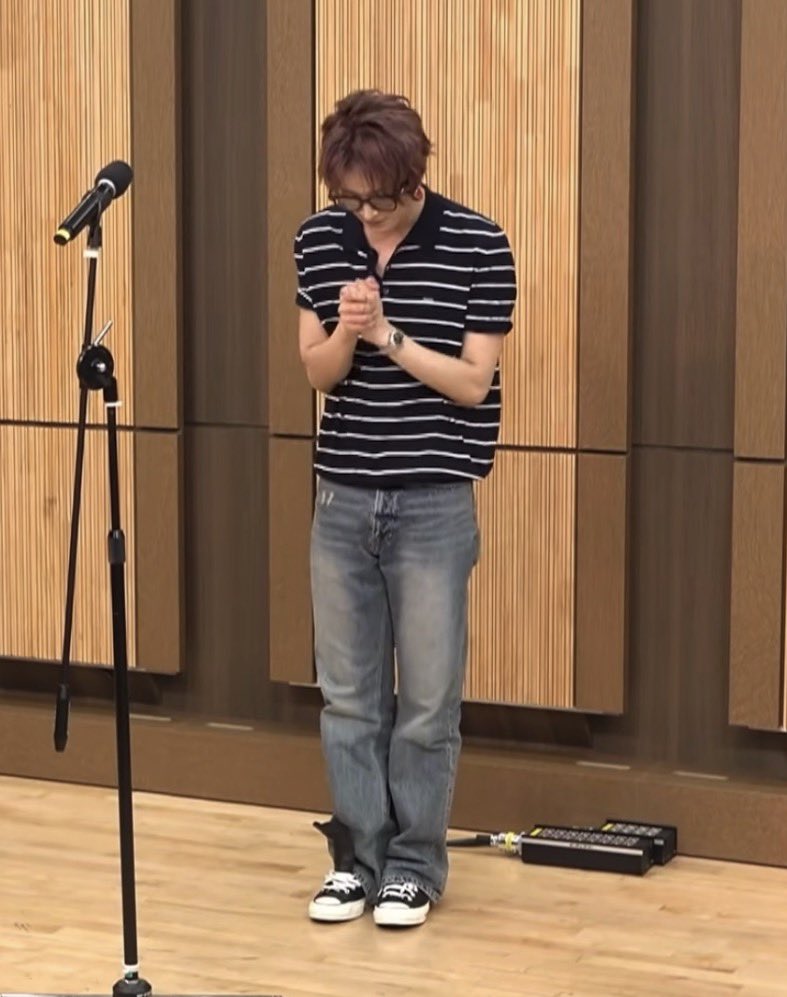 heedrang2's tweet photo. 얘뭐냐고 https://t.co/deQEuTtusk