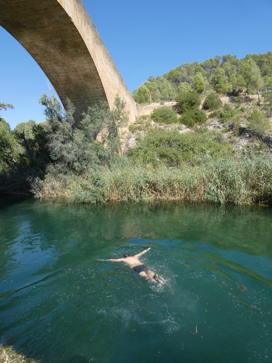 PoblesValAbando's tweet photo. (FIL de huit posts) EN ESTIU aniré a conéixer millor Puebla de San Miguel, Castielfabib i Vallanca i em banyaré als rius Bohilgues i Ebrón. També m’acostaré a Alpuente, Titaguas i Aras i per les nits miraré les estrelles des dels seus miradors astronòmics.Requena, Venta del Moro, https://t.co/fYBawv6HiP