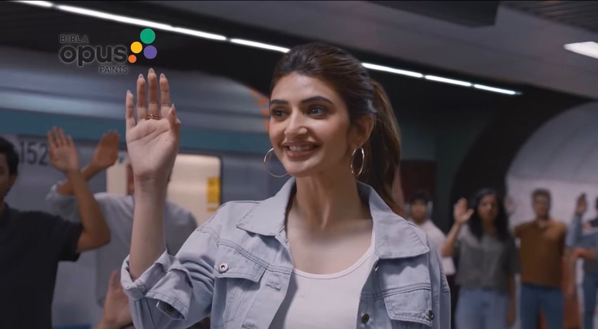 Joshna_57's tweet photo. Main bhi maanta hoon ki shopping bags kabhi enough nahi hote. 🛍️ #BirlaOpus #MainBhiOpus https://t.co/19WbCm4cBt