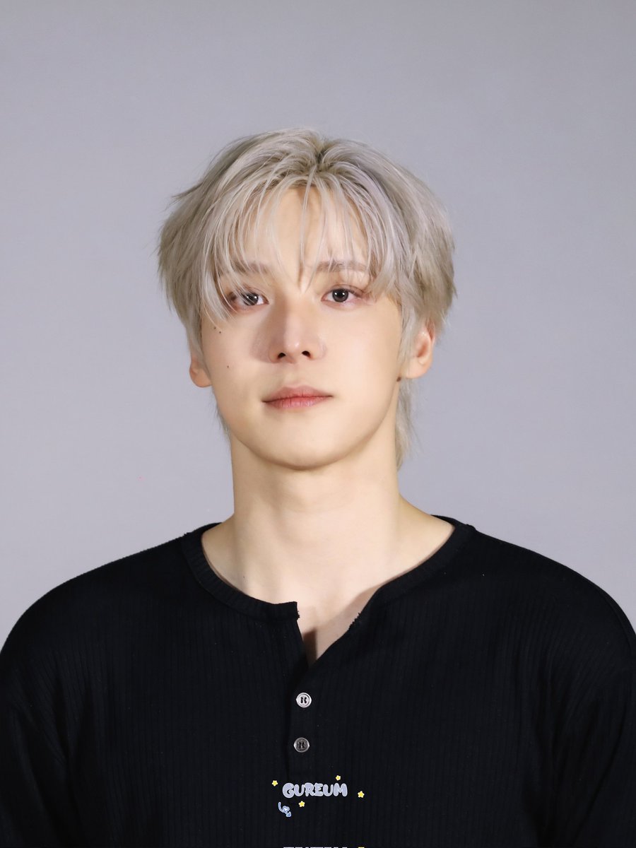 GU_REUM2's tweet photo. 260704 음중 미팬 윤호 🖤🤍

차가움과 따뜻함이 함께 공존하는 남자 ..

#에이티즈 #윤호 #ATEEZ #YUNHO https://t.co/0UiSkr9ahR