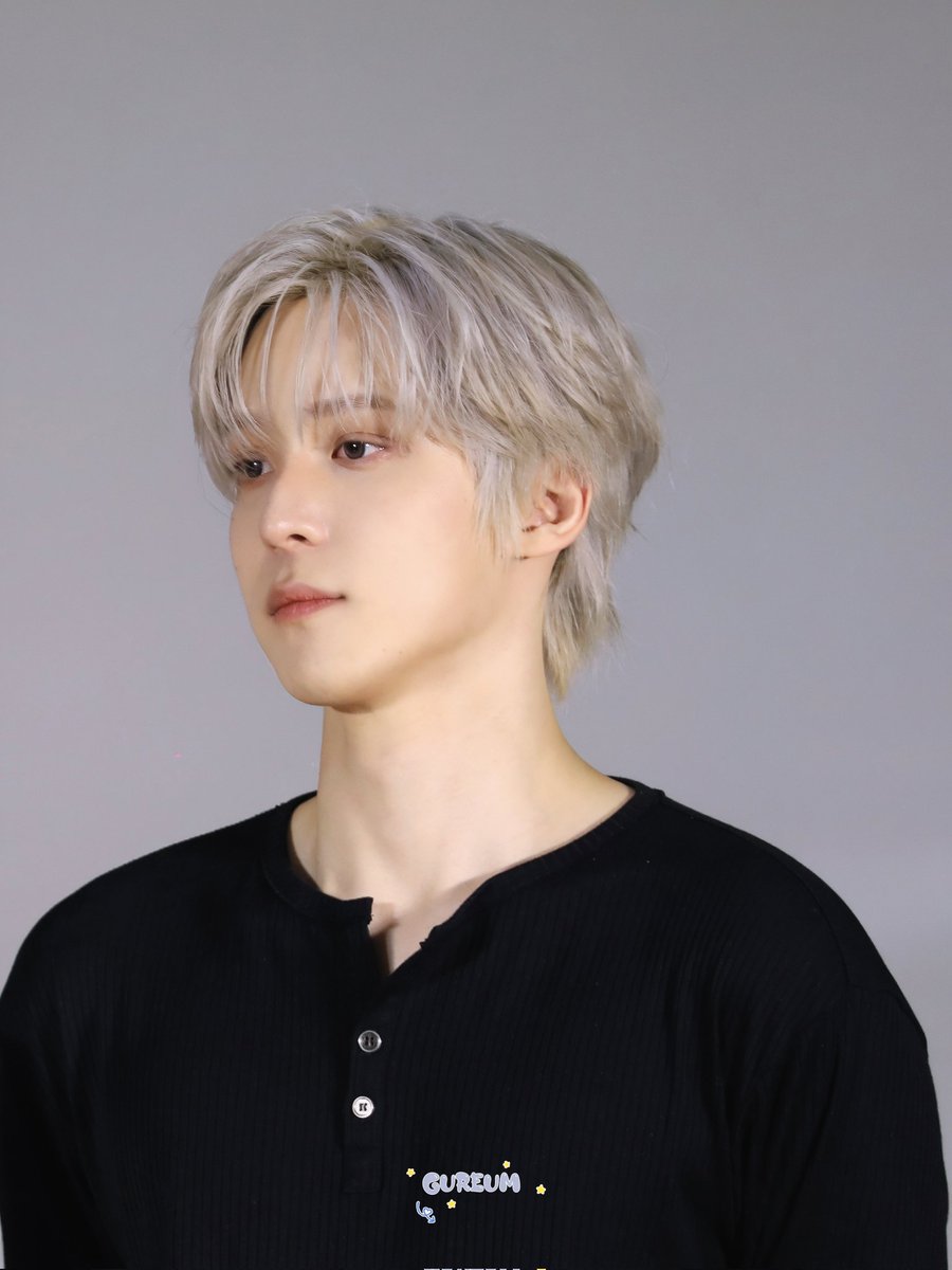 GU_REUM2's tweet photo. 260704 음중 미팬 윤호 🖤🤍

차가움과 따뜻함이 함께 공존하는 남자 ..

#에이티즈 #윤호 #ATEEZ #YUNHO https://t.co/0UiSkr9ahR