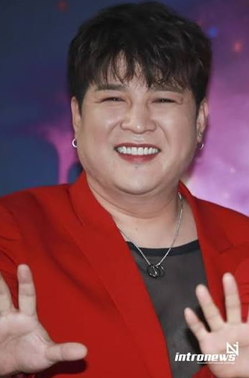 aeyecircle's tweet photo. @residentevxn no bby i see shindong https://t.co/qvKvyWWSsg