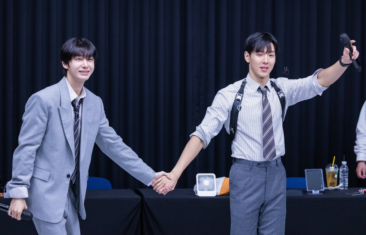 HWAI_SHOW's tweet photo. 260705 사웨 대면
두분 행복하세요☺️
#셔누 #형원 #몬스타엑스 #MONSTA_X #MONSTAX https://t.co/nIoRjsW5wf