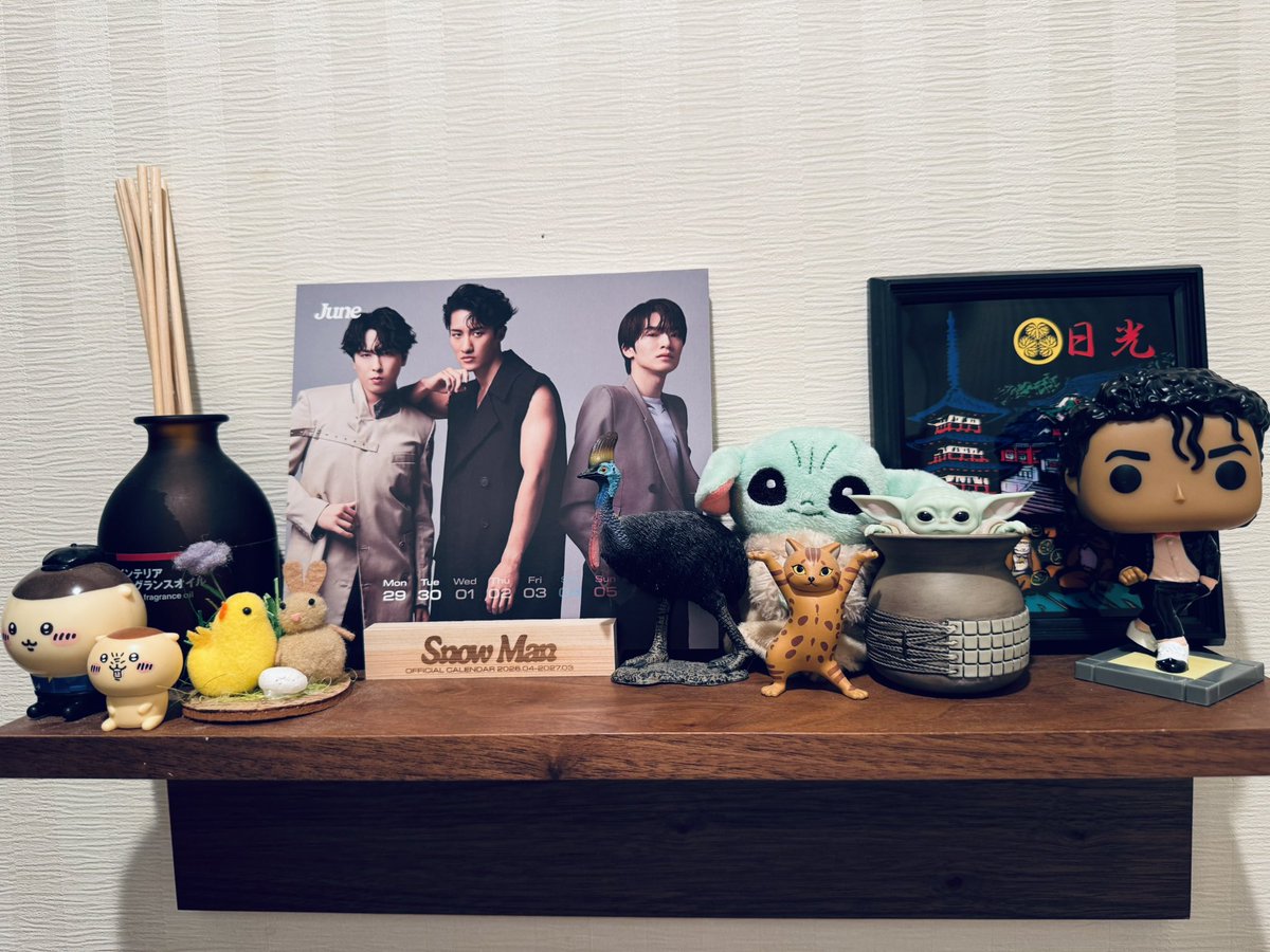 akuro_haha's tweet photo. 26年7月の我が家の祭壇
その時々の妻や子供の趣味が反映されております✨
右端はマイケルジャクソン人形。
本日は映画「Michael/マイケル」の2回目の鑑賞に行ったようです…！（私は留守番） https://t.co/9qoYk9h6HJ