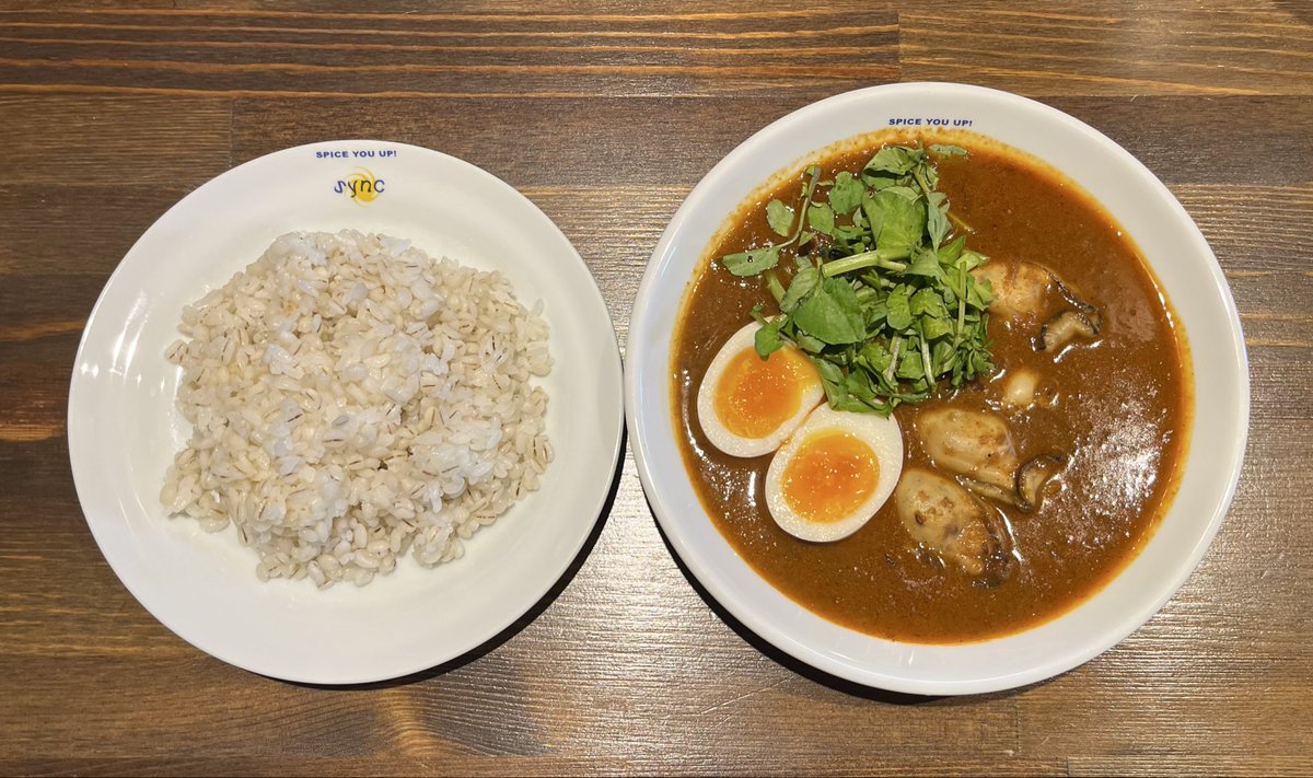 Le_Re_LEE's tweet photo. 『sync curry sapporo』

牡蠣とクレソン
辛さ3番スパイスアップマサラ
＋ナンプラーたまご https://t.co/B8fR96YYao