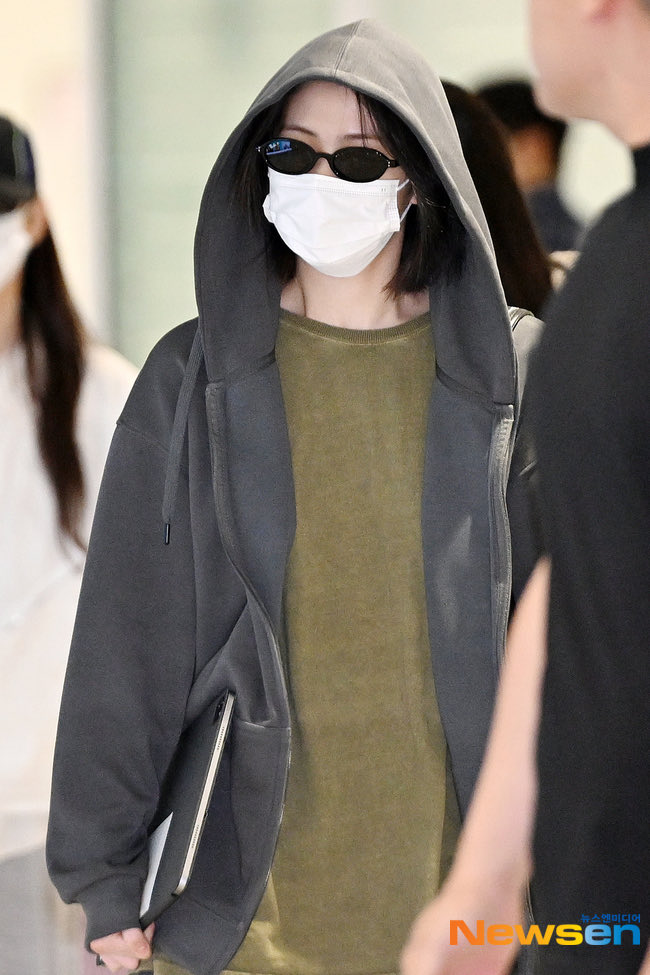 SRJ_Global's tweet photo. PRESS | 260705

#RYUJIN (#류진) has safely arrived at Incheon International Airport, returning from Bangkok, Thailand.

🔗https://t.co/hw546n4uZx
🔗https://t.co/RjcpTaUVeF https://t.co/N8l6eSRmj3