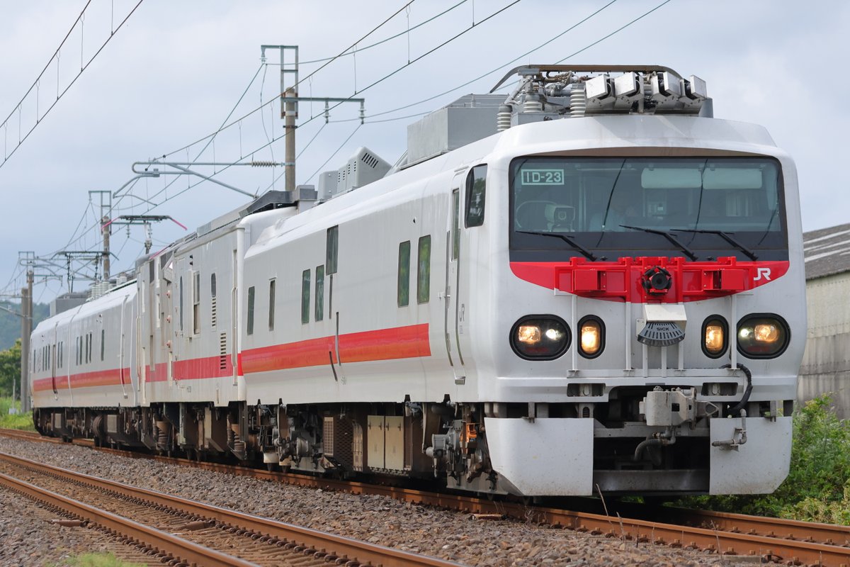 PhantomII81's tweet photo. 2026/07/05
試9282M　常磐線検測
E491系「East i-E」+マヤ50 5001
クヤE490-1の検測装置もだいぶ増えましたね https://t.co/1b7KKwCCE8