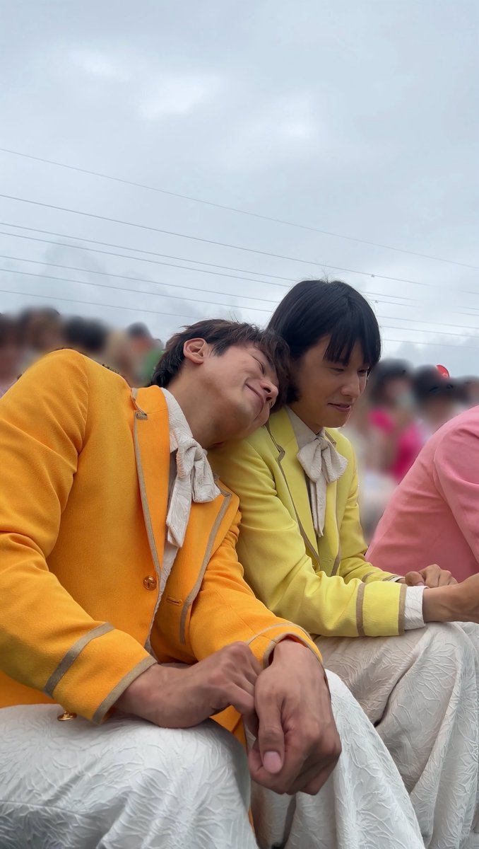 youjrsi2's tweet photo. 鈴鹿8耐 鈴鹿サーキット モナキ ジン おヨネ

じんくんがおヨネちゃんに寄りかかってるシーン
これからゆっくり色んなもの上げていきます➰

 #モナキ  #ジン  #おヨネ https://t.co/ITEaaHjtZ1