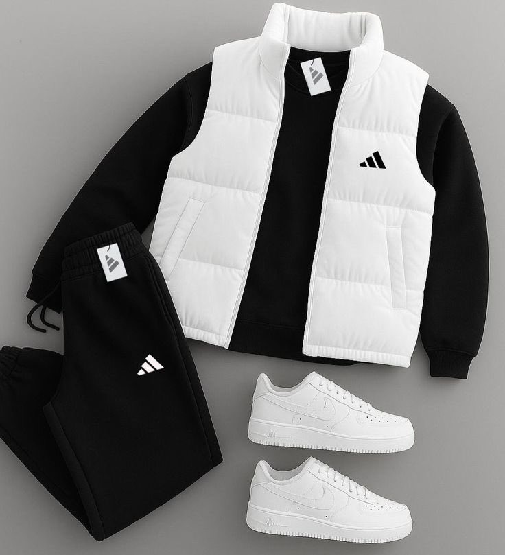 dfwsiz's tweet photo. Adidas https://t.co/dG612YpGoA