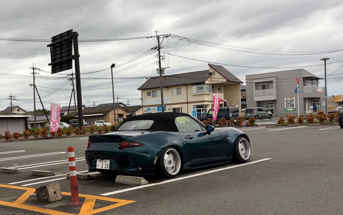 masa_k_37's tweet photo. 雨上がりじめじめしすぎ🫠
車も汚れすぎてる https://t.co/ELw6R3DZMC
