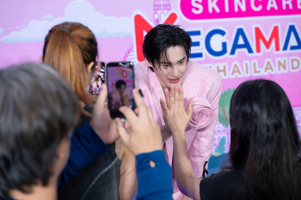 KaoNoppakaoTH's tweet photo. ความอบอุ่น อ้อนน้อม ในแววตาของเด็กชาย เก้า นพเก้า 💕🫶🏻✨️

KAO X TOFU FESTIVAL  

#JOJISunscreenxKAO
#number_9th https://t.co/VDS3pobkWS