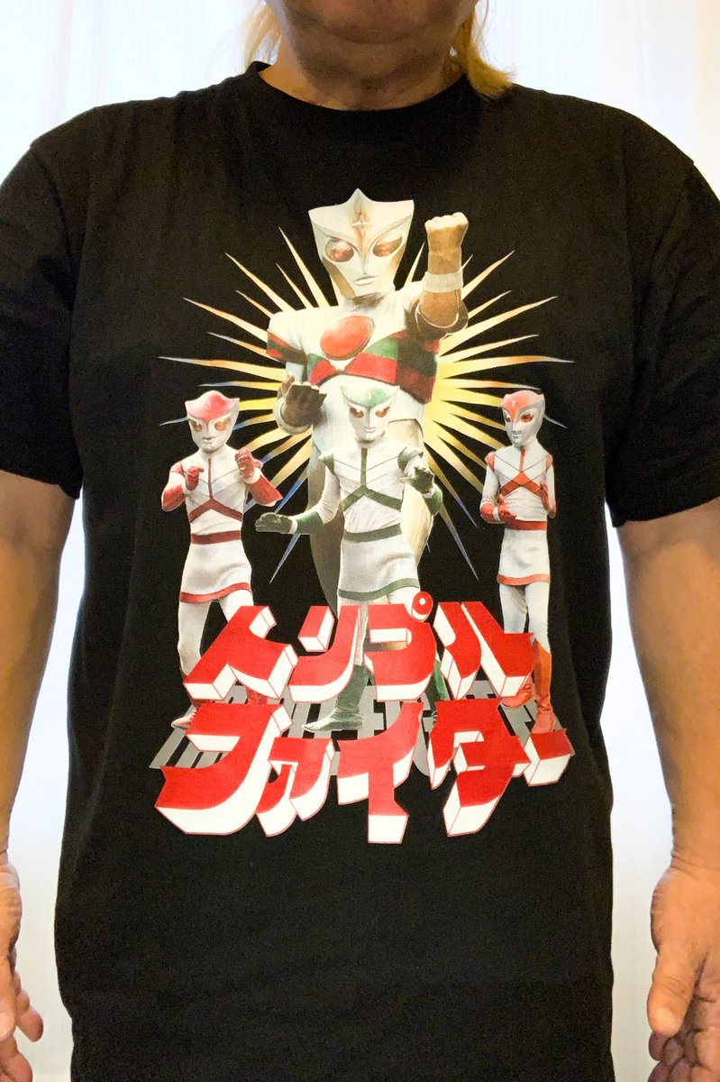 shinichiwakasa's tweet photo. お祝いのお返しを買いに立川の伊勢丹へ、買物を終えて食料品売場を歩いていたら自分より少し下と思われる紳士が笑顔で近づいてきて「トリプルファイター」ですよね？小学１年の時に大好きだったんです✨って少年のような笑みを浮かべていた。
紳士は夫人にその話をしたが完全にスルーされていた https://t.co/QIJ7j4GZY9