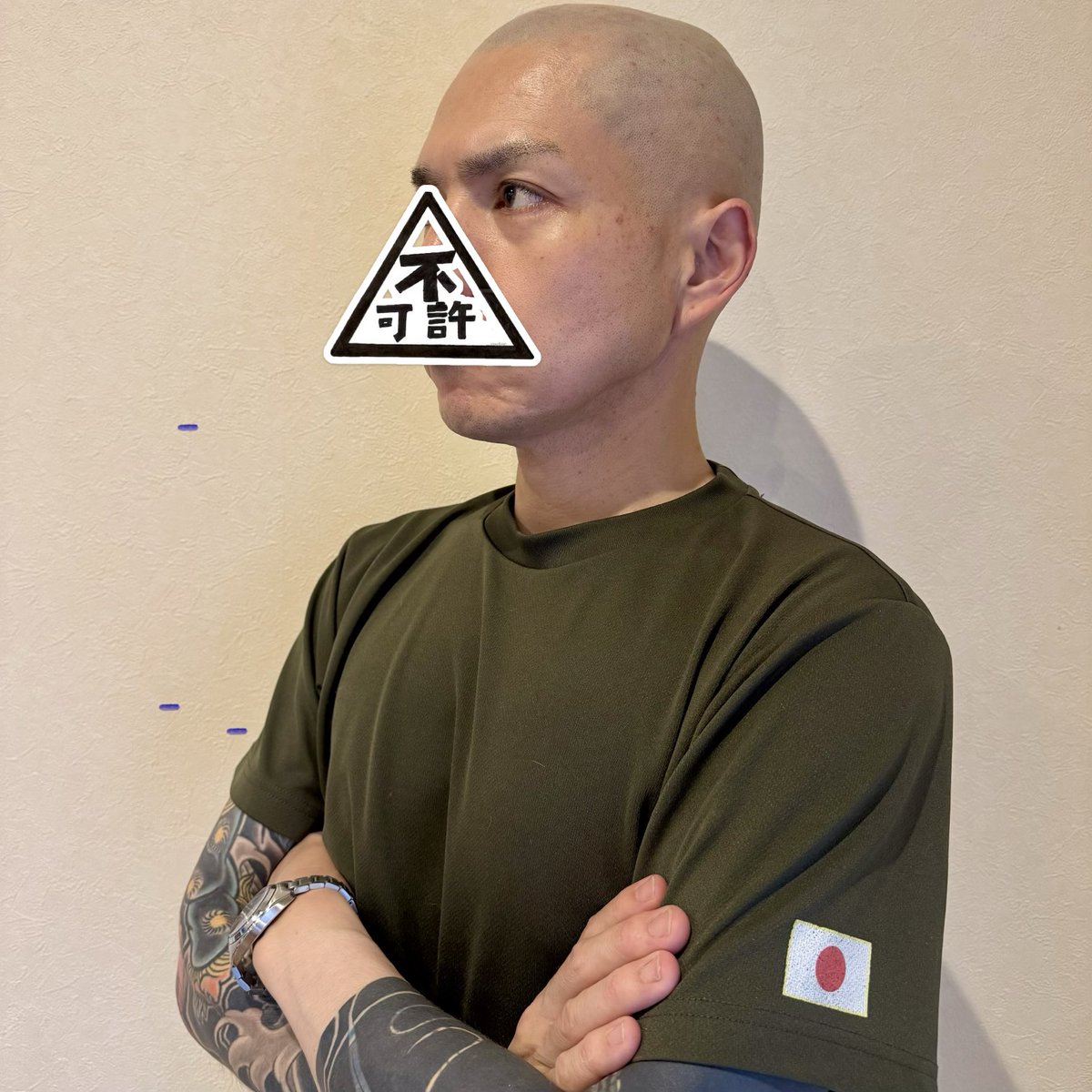 hodaka0312's tweet photo. 白髪が気になるお年頃なので、スキンヘッドにした。デラーズ閣下や江田島塾長のような渋いおっさんになりたい。 https://t.co/acVVpmy4n0