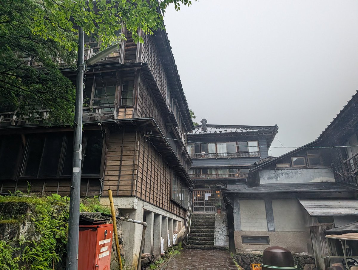 taipin209's tweet photo. 縦走して北温泉入った
本降りの雨では無いけど結構濡れた https://t.co/sNf7QpbZ0f