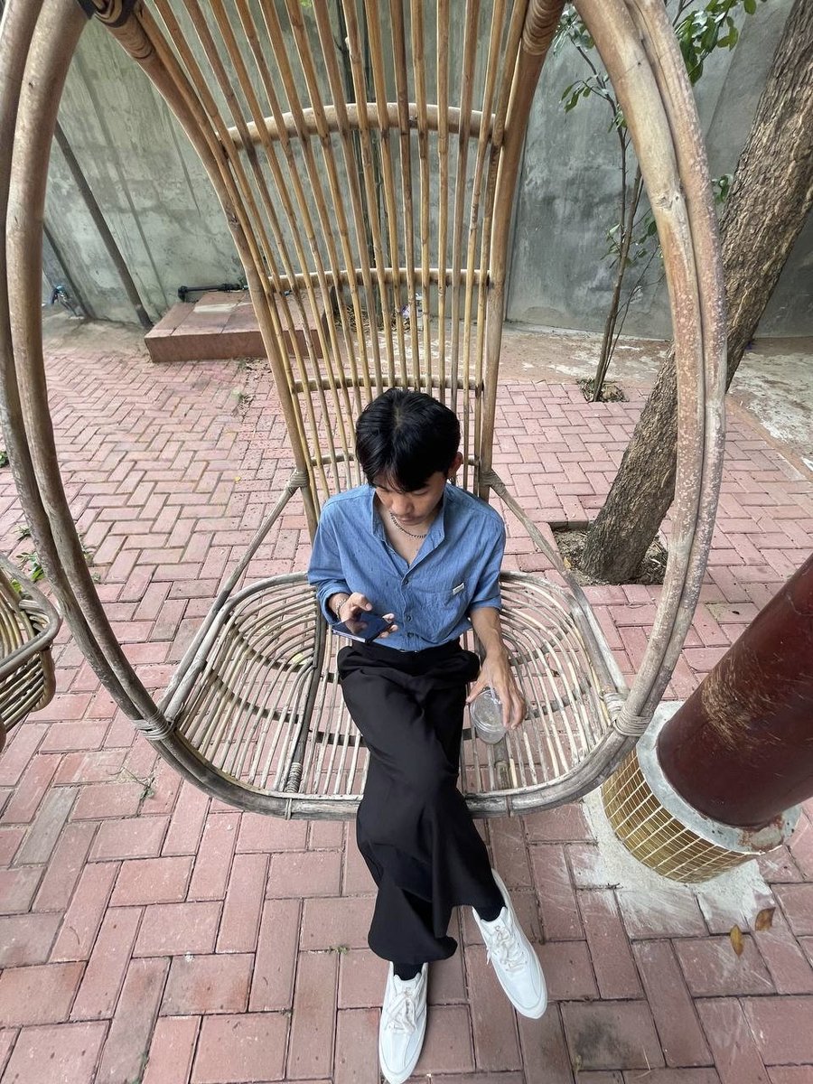AppleS33178's tweet photo. ភូមិគ្រឹះកោះស្នេហ៍ កំបូល☺️ https://t.co/3qFCymdFNC