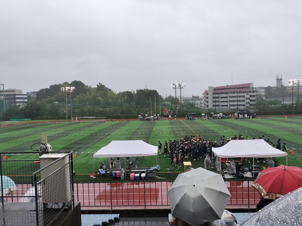 long_jamp0751's tweet photo. 関西大学 対 大阪公立大学
JV戦🏈
関大 0-9 大公大
前半終了☔☔
#アメフト https://t.co/PMqfPNQb30