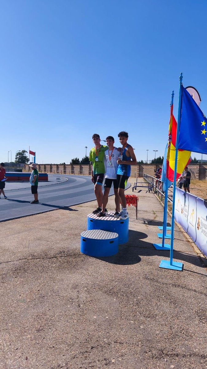 puenteromanillo's tweet photo. CTO AUT SUB20. Sábado 4 de julio. Aranda de Duero
🥇Raquel Ruiz - longitud - 5.18 🥈peso - 9.38 y🥉100mv - 15.38
🥈Alejandro Rodríguez - 800ml - 1.56.90
🥉Ismael Jili - altura - 1.68 y 7 - 100ml - 11.76
5 - Verónica Bejarano -200ml - 27.48 y 10 - 100ml - 13.43
@CRSASALAMANCA https://t.co/mdG4aSNKgI