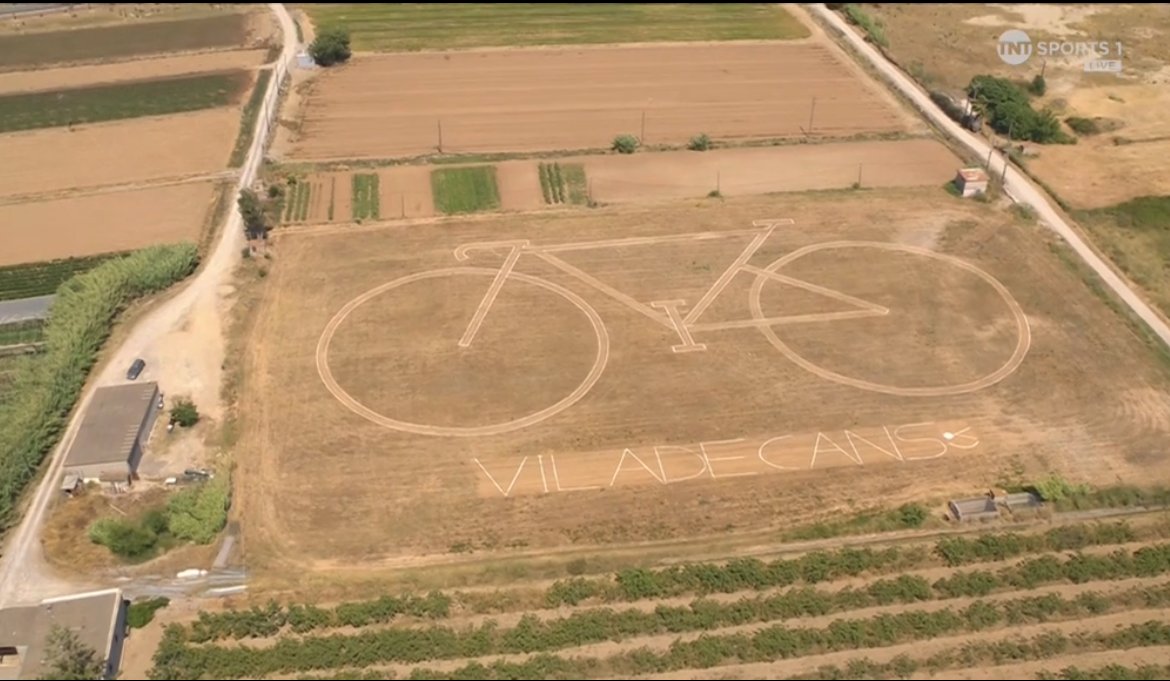 Welshracer's tweet photo. #LandArt  #Couchpeloton #TdF2026  Stage 2 https://t.co/EL1JTBPPv1