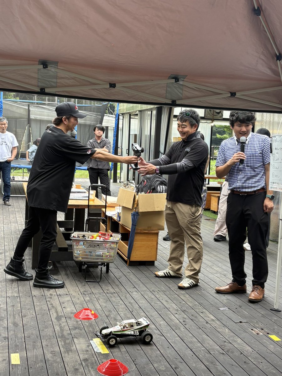 toshiki_sk8's tweet photo. Ring’sオールジャンルミーティング
in奏の森リゾート

ご参加の皆様、出展企業様、スタッフの皆様1日ありがとうございました！
終日雨だった予報が、
イベント始まった途端に晴れ、
イベント終わった途端��降り出し
天候に味方された1日でした！！

明日はRing’sパークトレーニング富士P2🗻
今日こそはしっかり寝て備えます
おやすみさない💤
#Rings
@Rings_Grage 
#平手晃平
@Koheihirate 
#奏の森リゾート
@KanadenoMoriPR 
#ゲンキカレー
#エムズファクトリー
#SpeedHeart
@speedheartoil 
#BOSCHカーサービス
#木村鋳造所
@KimuraFoundry 
#SAVOXJAPAN
@TeamSAVOXjapan 
#MOTUL
@MOTULJapan