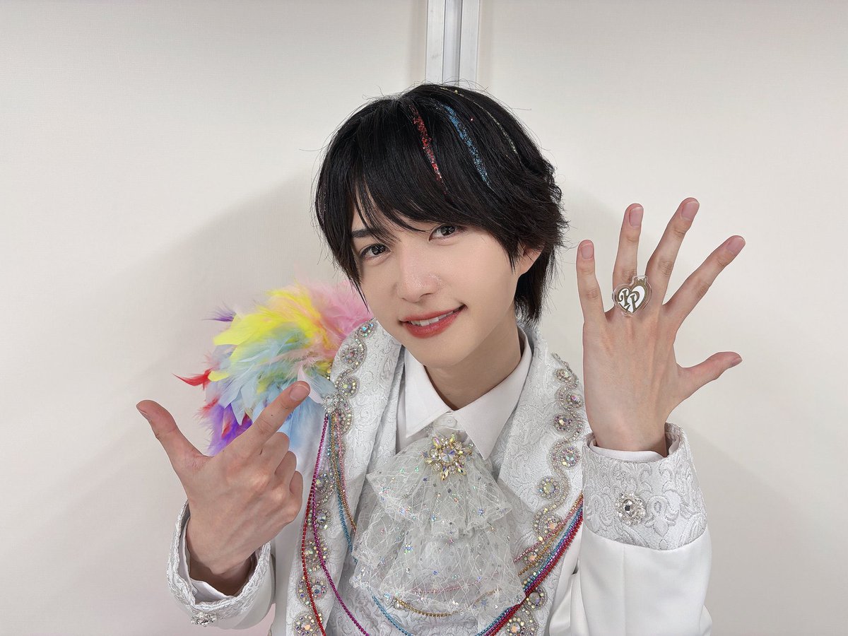 ywcse2's tweet photo. 情報量すごくてやばいとりあえず今日のビジュみて死 https://t.co/t15jGRt8o7